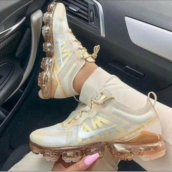 vapormax cream light bone